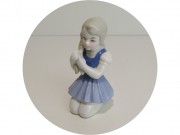 Фигура, статуэтка старинная "Девочка" Фарфор ГДР? №13456